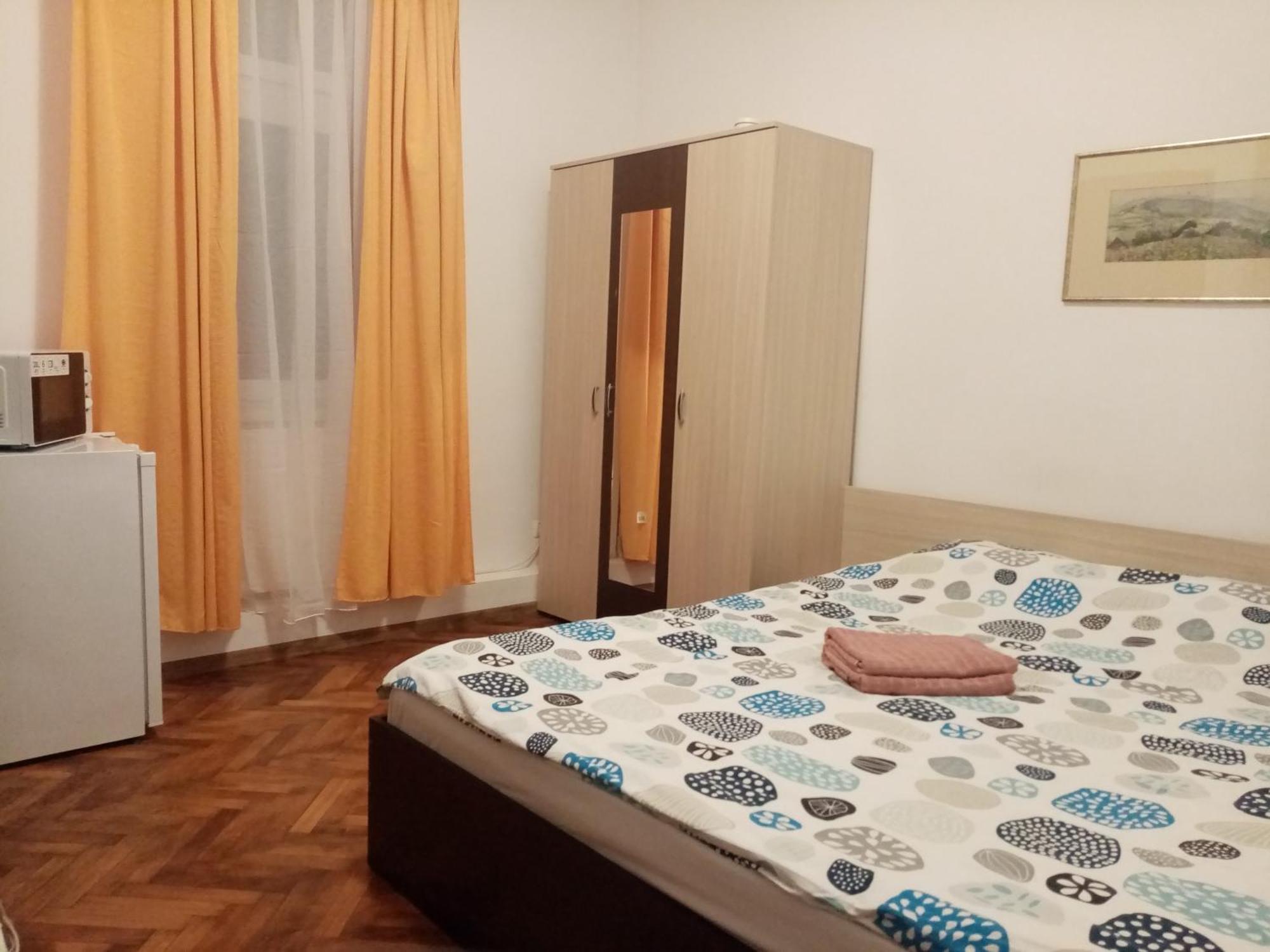 Central Studio In Historic Center Brasov Ngoại thất bức ảnh